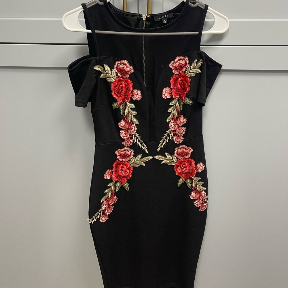 Entry Black Floral Embroidered Cold Shoulder Bodycon Dress Size S